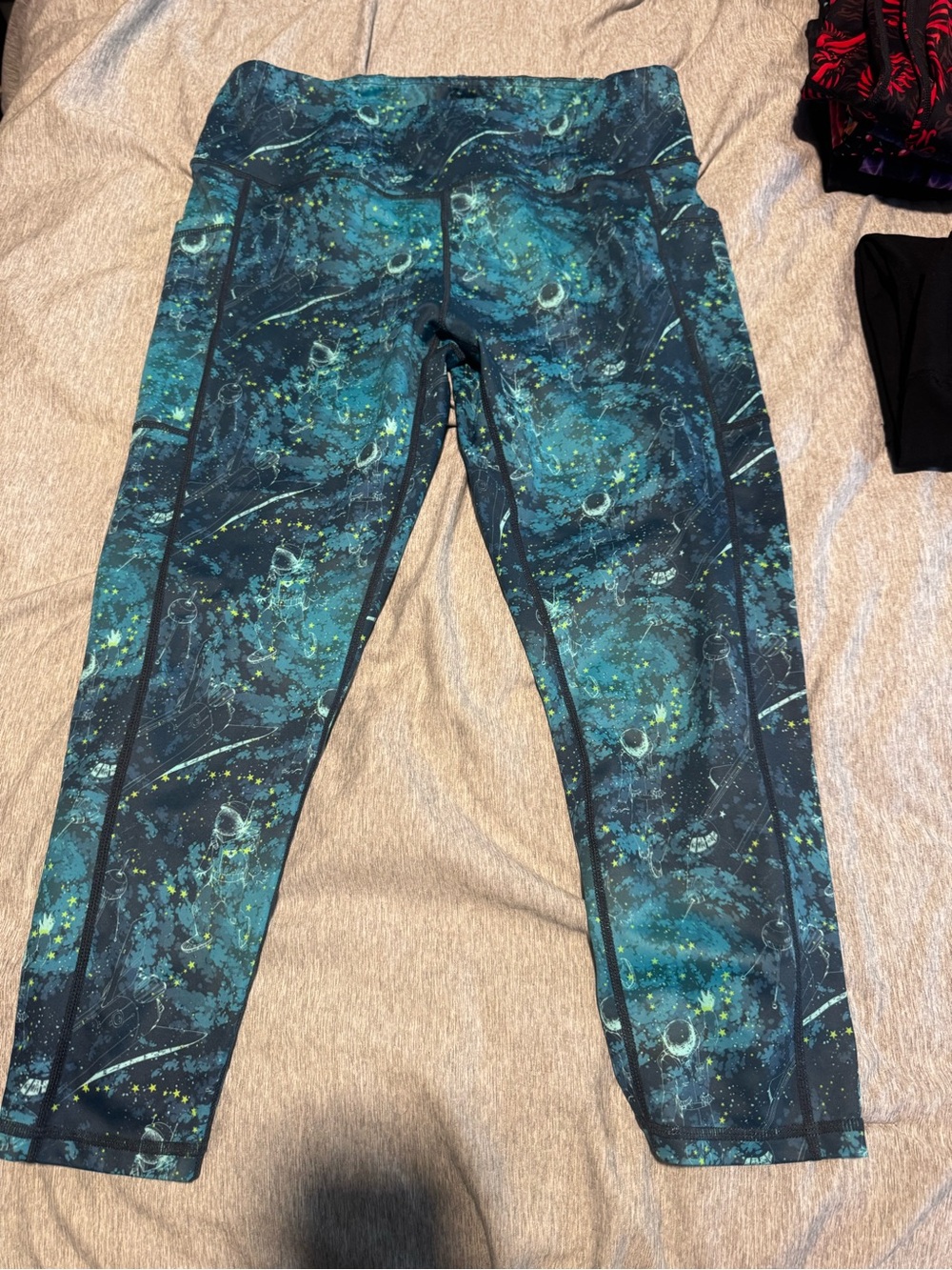 CVG Astronaut Space Blue Teal Capri Leggings Size L